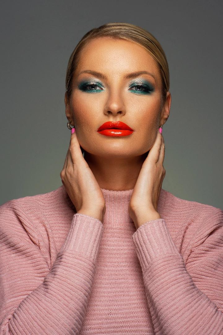 Female model photo shoot of polina