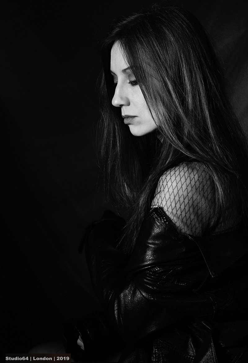 Female model photo shoot of Julia Abelle