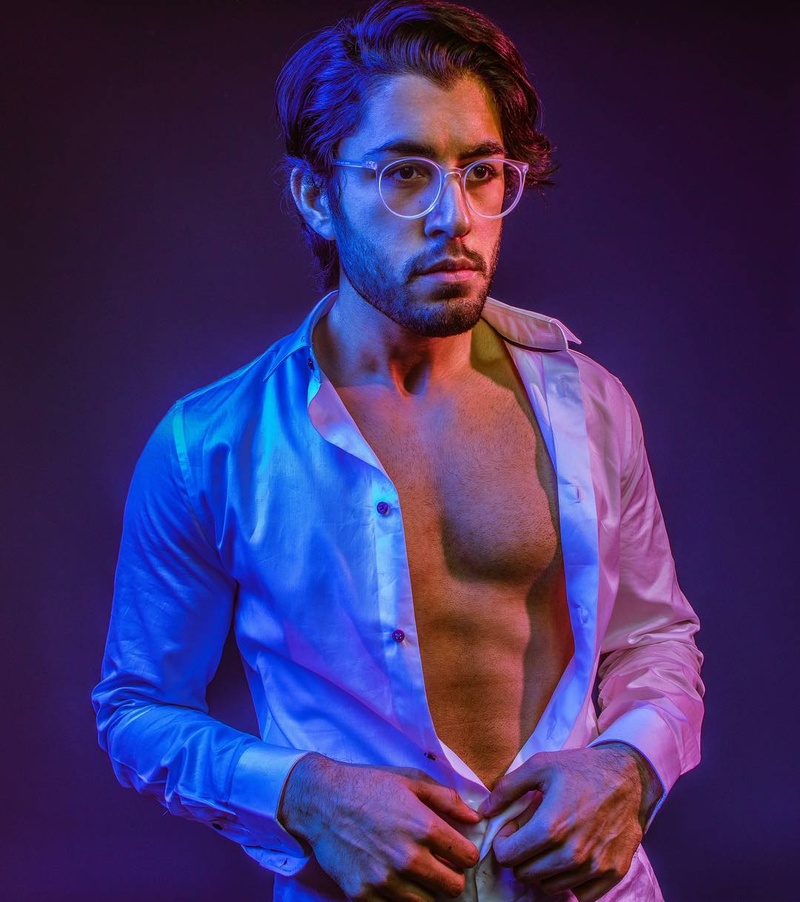 Male model photo shoot of AroraMayank