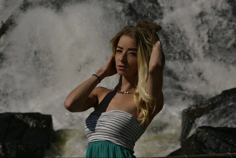 Female model photo shoot of kelseylynxox