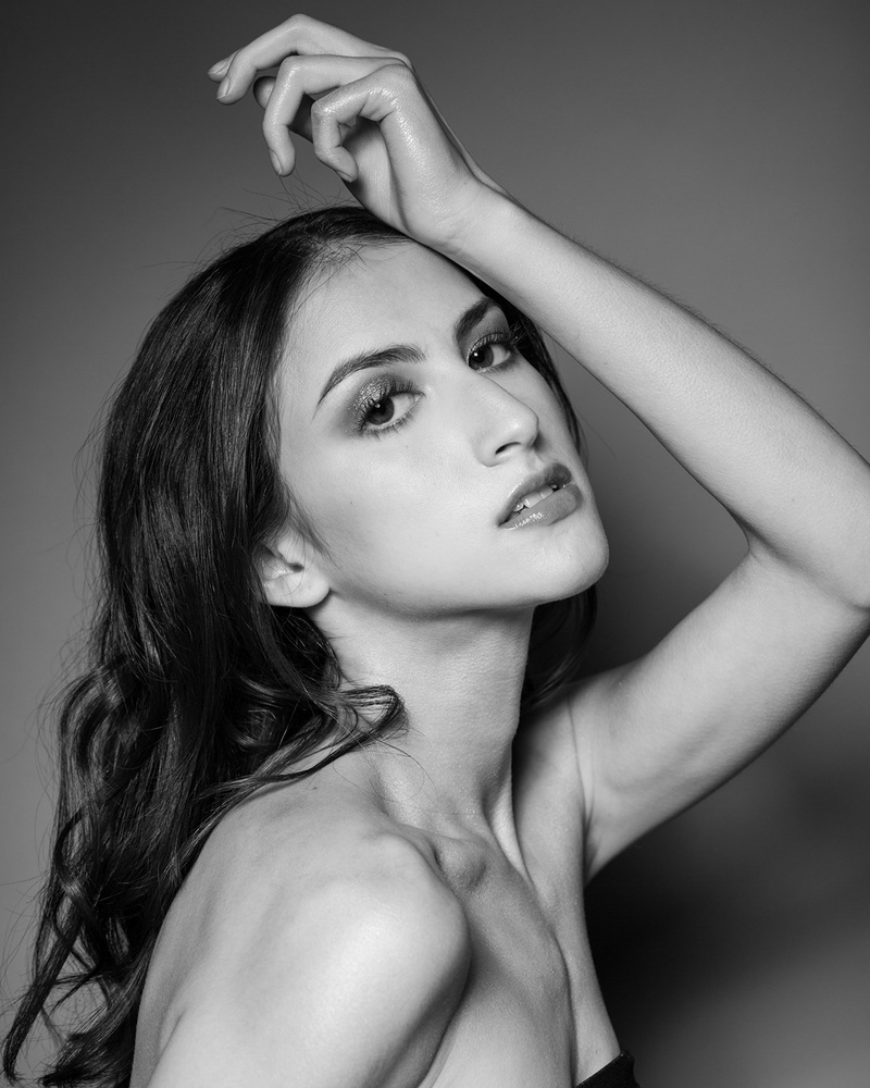 Female model photo shoot of Shana Schnur in New York