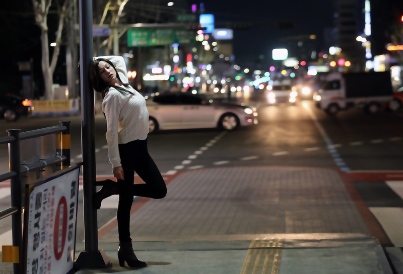 Female model photo shoot of NoraTheExplorer by fotoreisen in Seoul