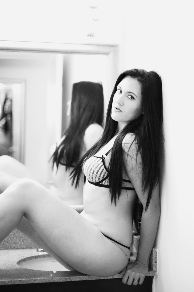 Female model photo shoot of Kasia Bartnik
