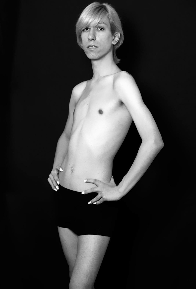 Female model photo shoot of Vicky Faretina