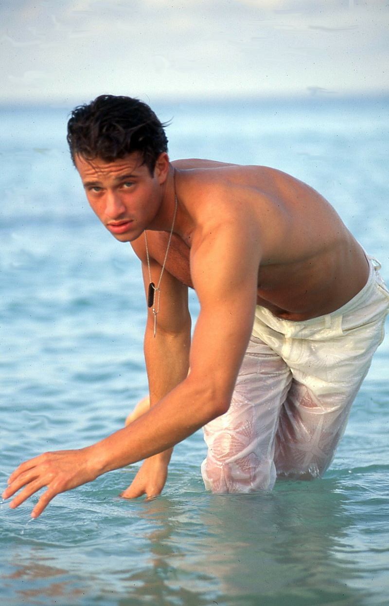 Male model photo shoot of Diego Miguel Viscardi in Oranjestad, Aruba