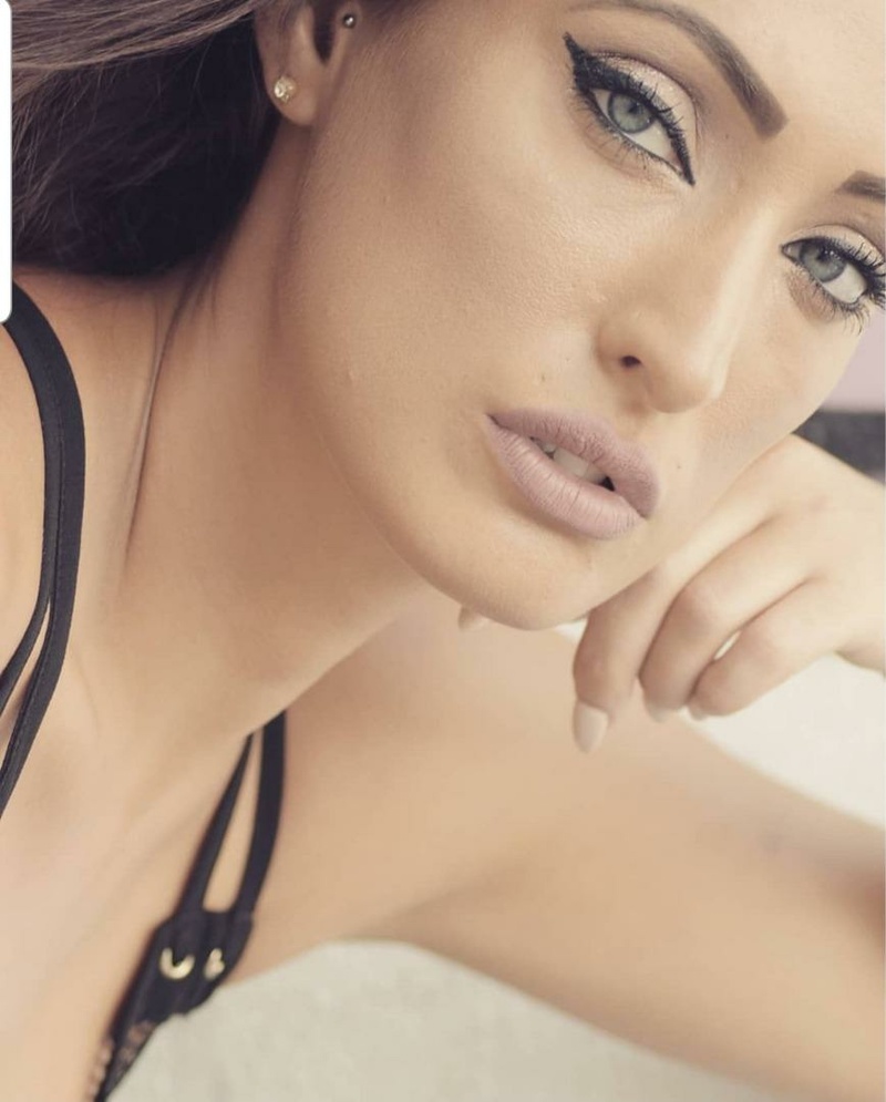 Female model photo shoot of Maya Valentino