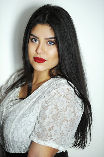 Female model photo shoot of MaryK2000