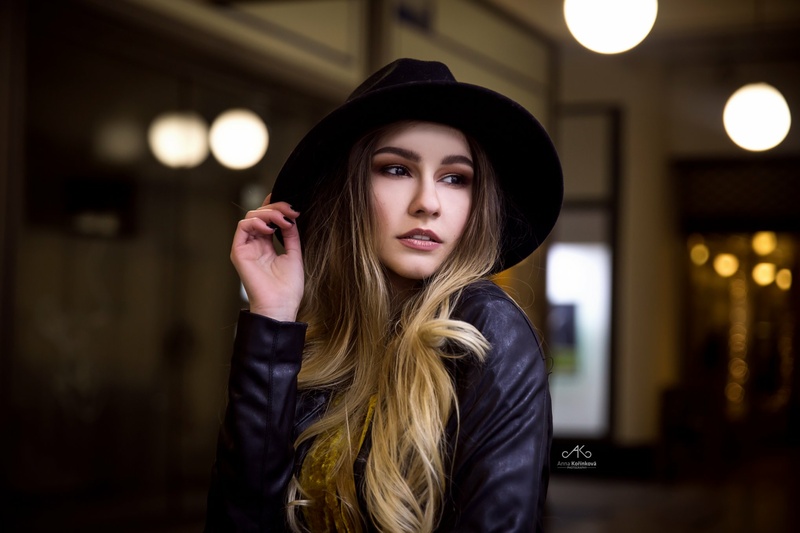 Female model photo shoot of Martina Beran