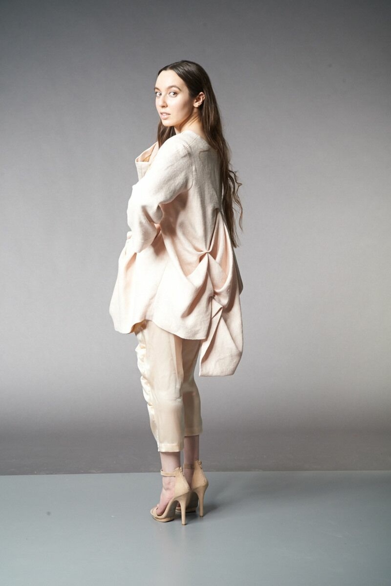 Female model photo shoot of Arianna Shapiro