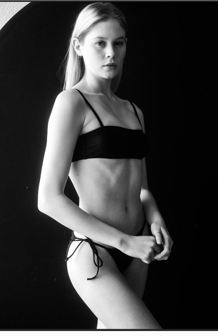 Female model photo shoot of Chloe Gretler