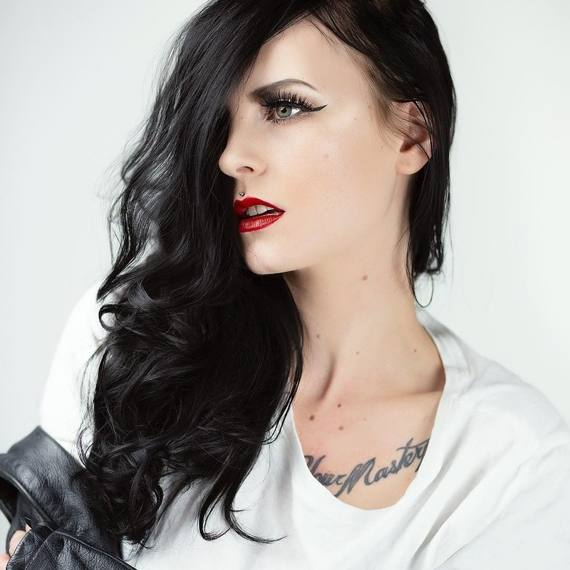 Female model photo shoot of Lindsey McMurray Lewis