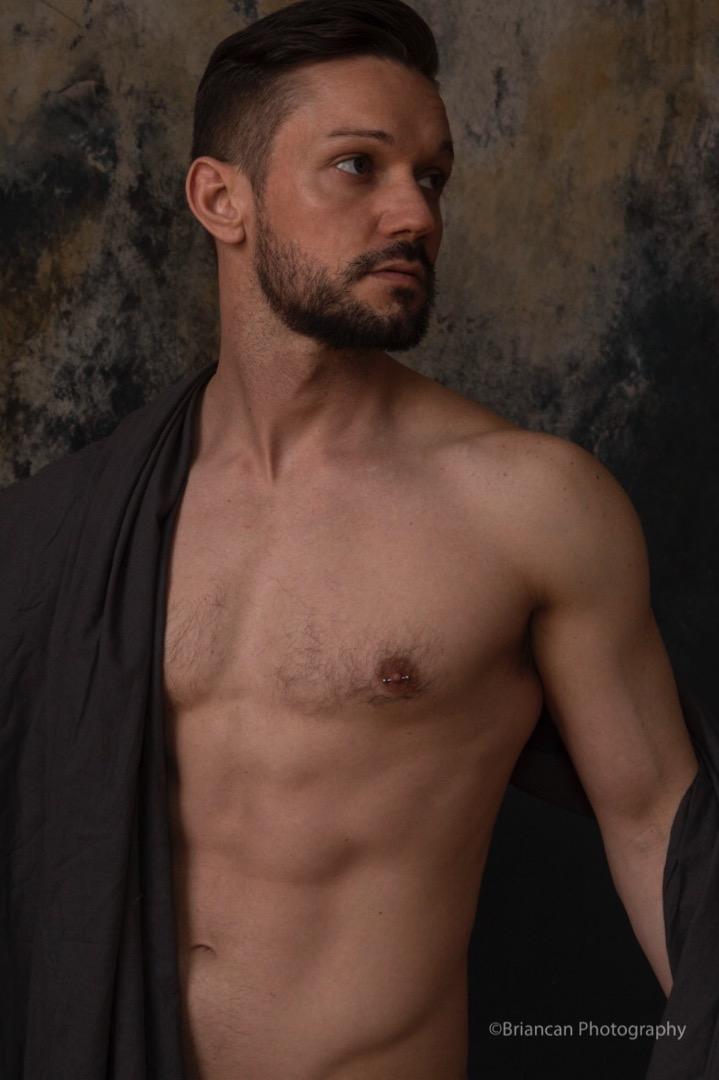 Male model photo shoot of Dalekuda