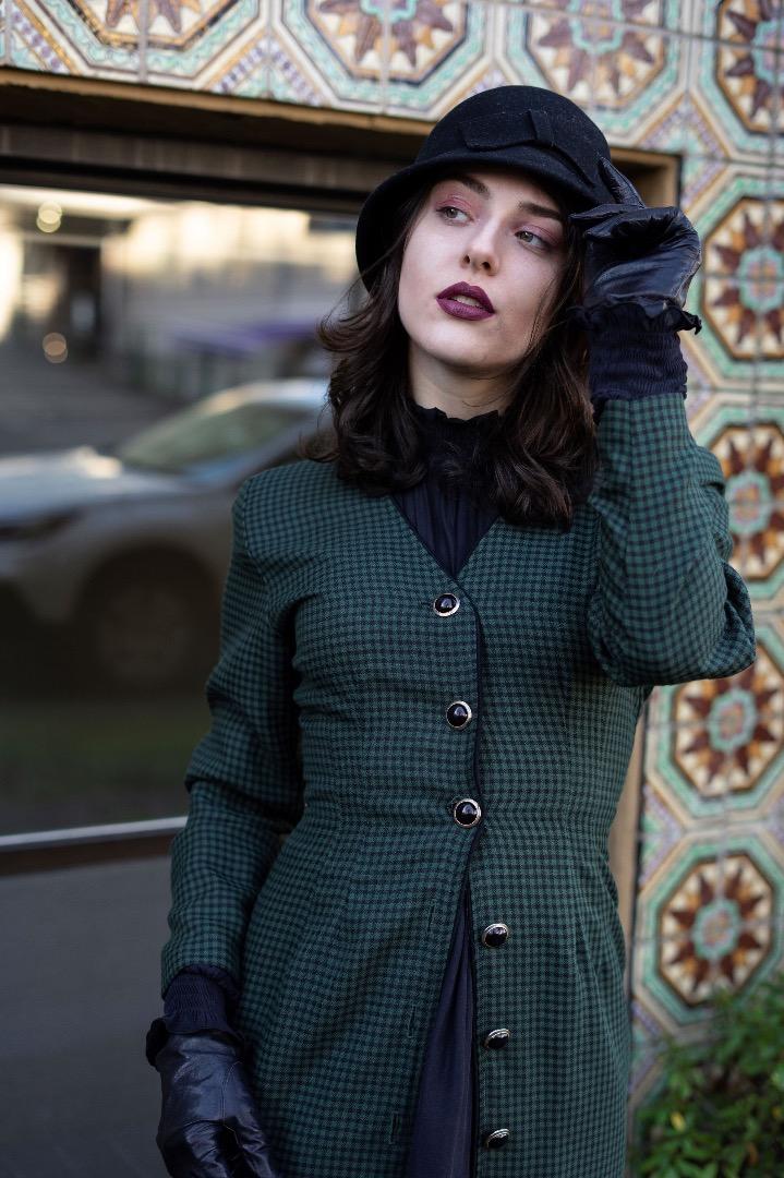 Female model photo shoot of Lou  IG_shysugarglider