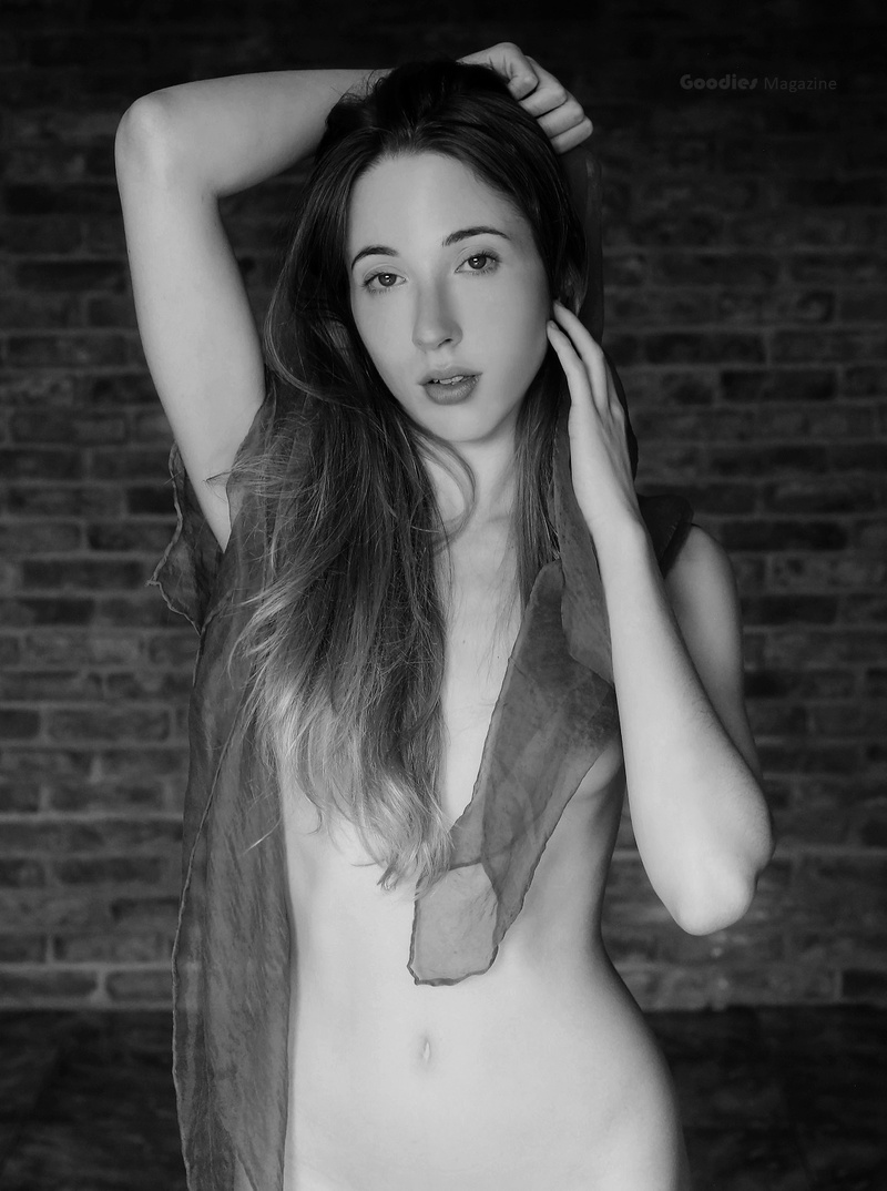 Female model photo shoot of Liss -
