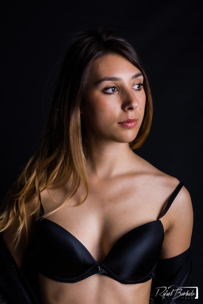 Female model photo shoot of vanesa_cerpe
