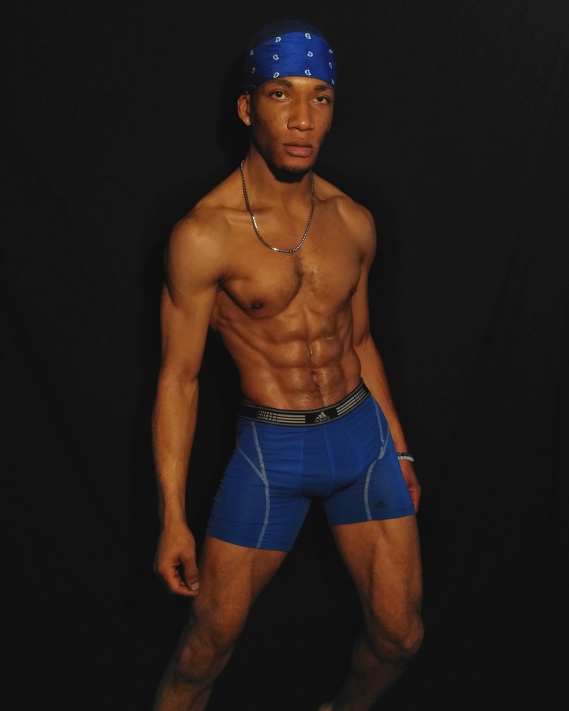 Male model photo shoot of JonathanOnyx