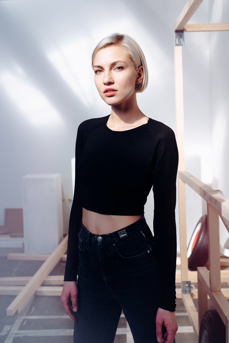 Female model photo shoot of Ana Savchenko