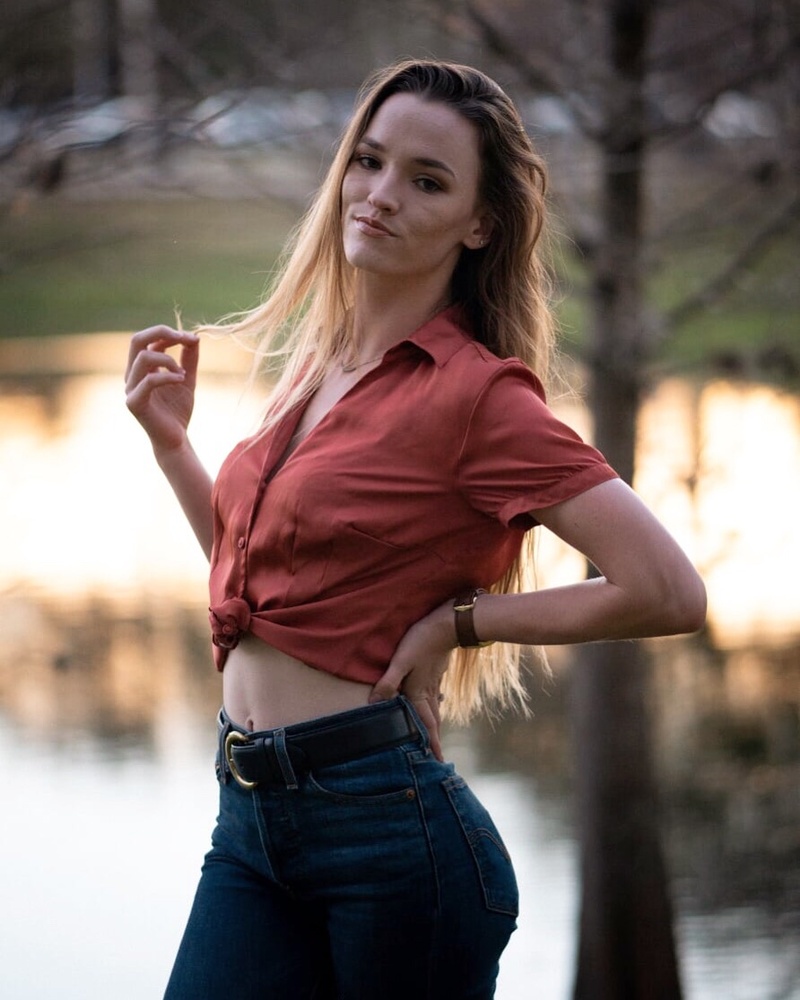 Female model photo shoot of mercedesdanielle