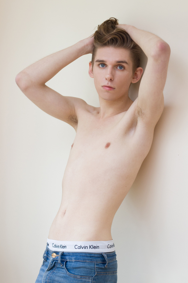 Male model photo shoot of Image 100