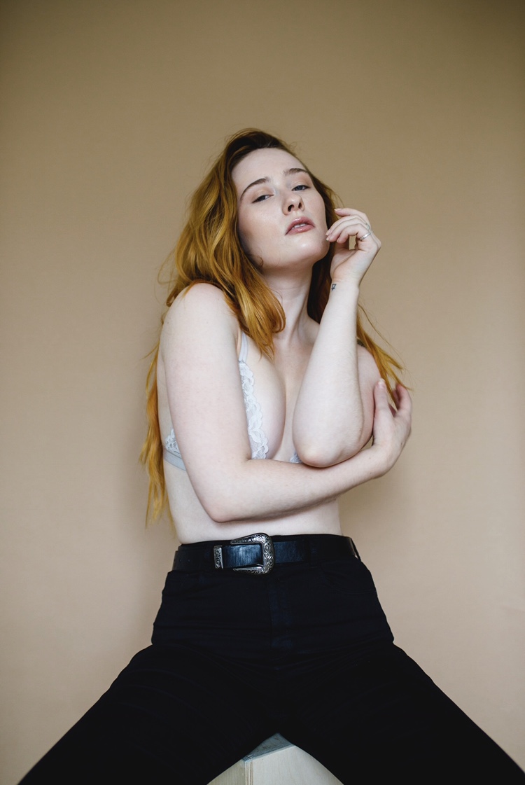 Female model photo shoot of JessicaCady