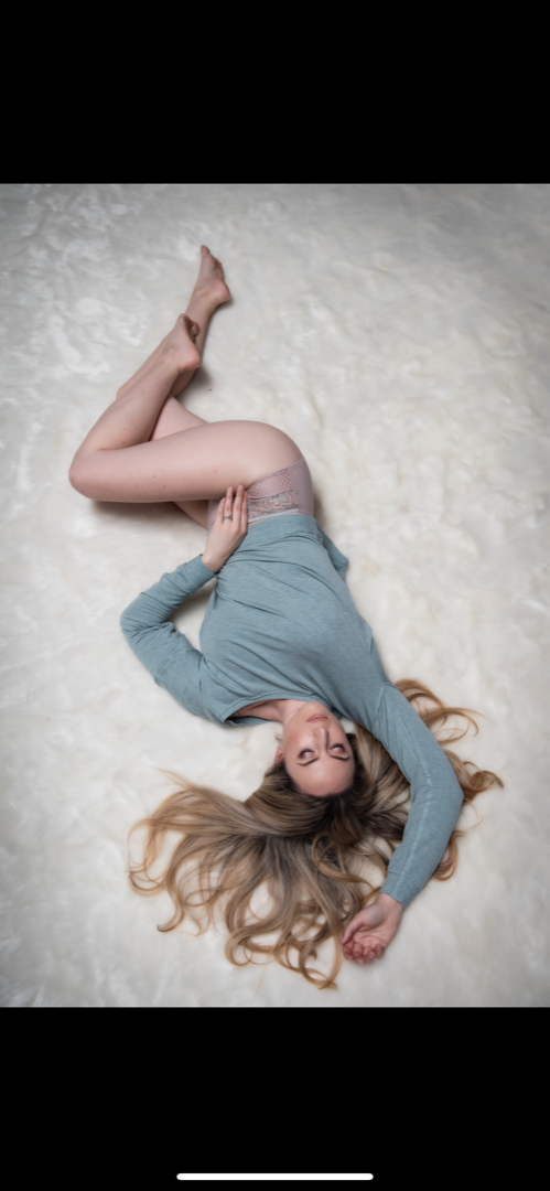 Female model photo shoot of Ashley McCullough