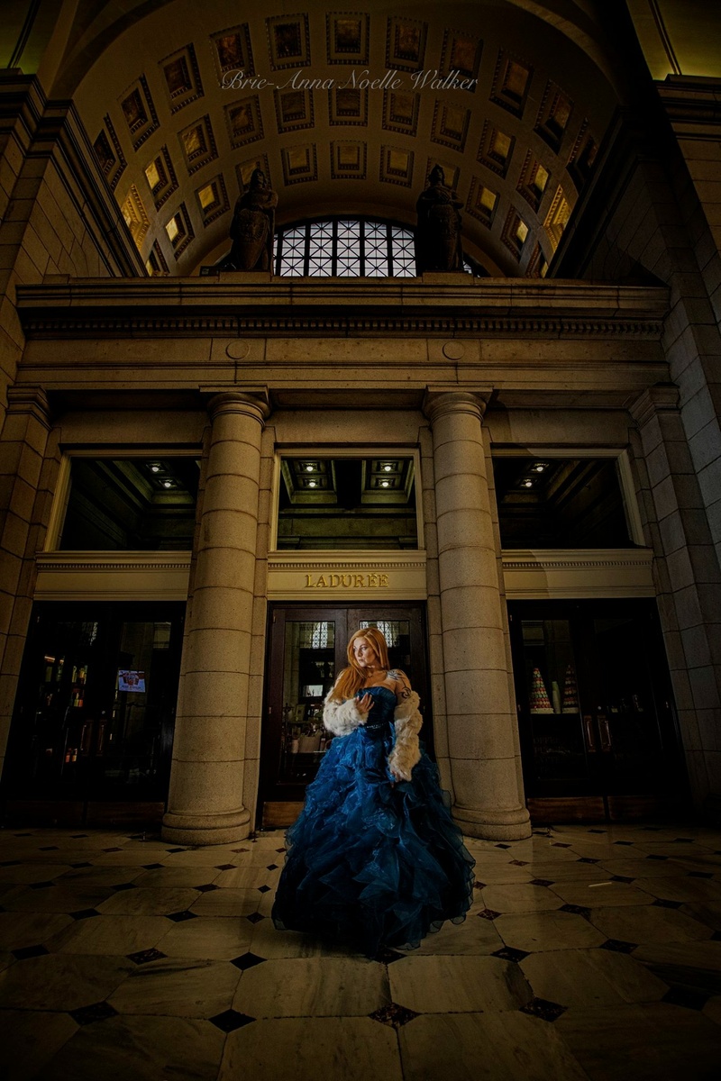 Female model photo shoot of Brie-Anna Noelle Walker in Union Station