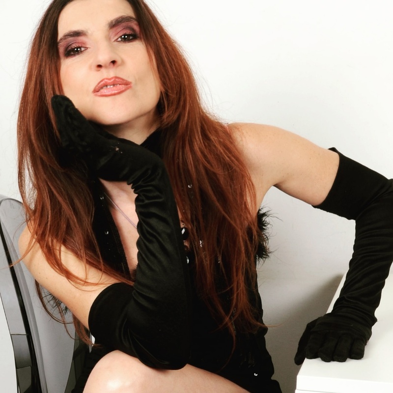 Female model photo shoot of Paola Giardoni