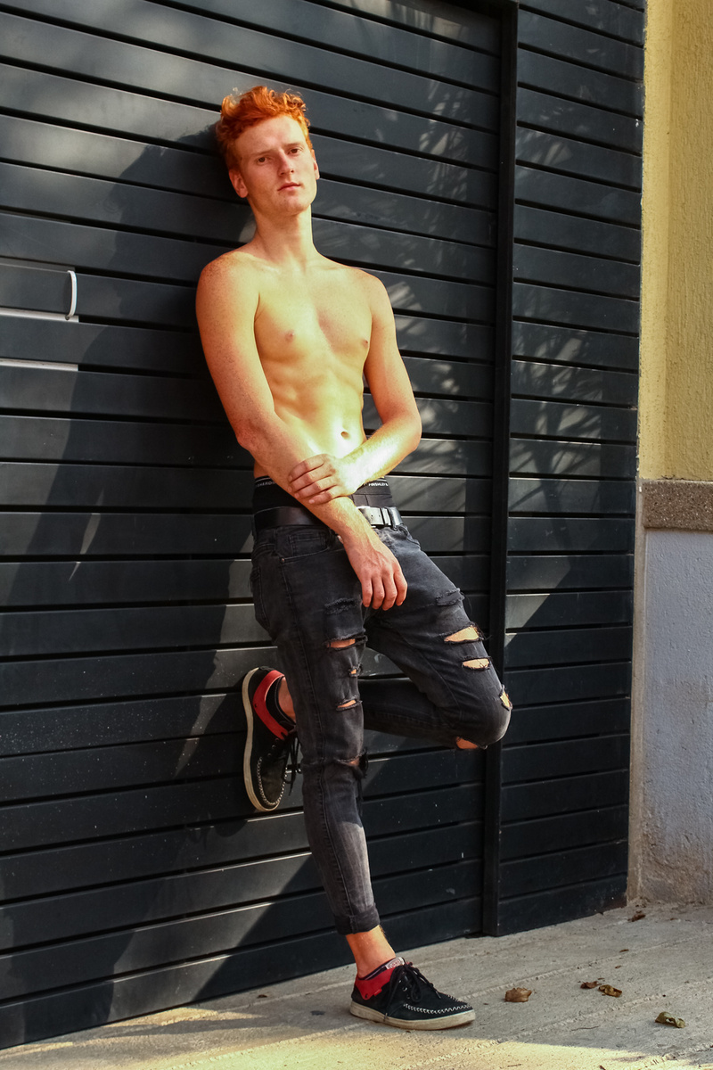 Male model photo shoot of RaoulDoerfer