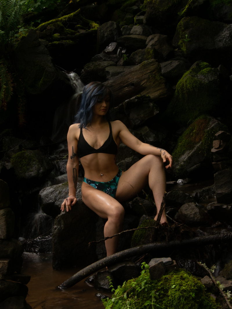 Female model photo shoot of Hareleah by Rick Hamell