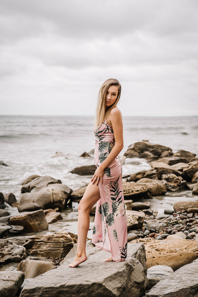 Female model photo shoot of korietaylor98 in San Jolla Beach