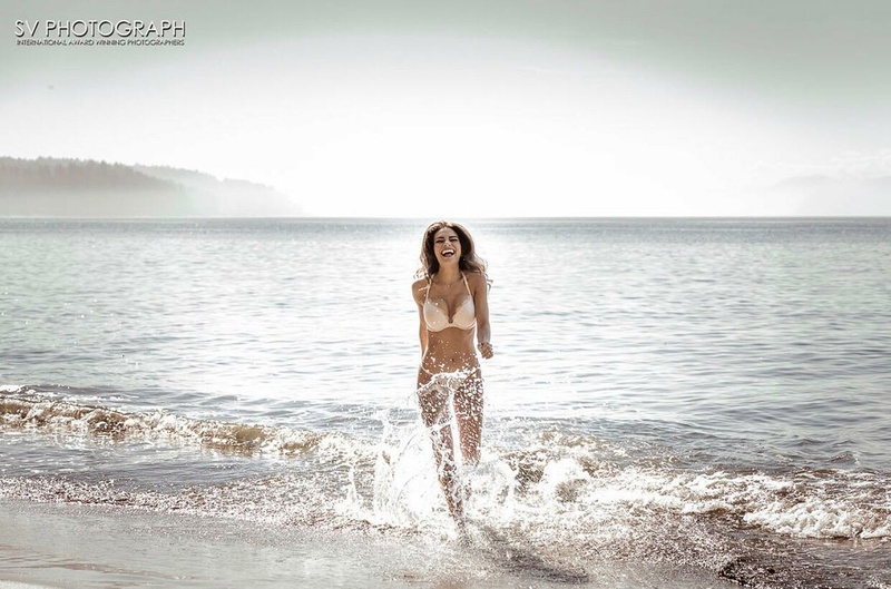 Female model photo shoot of Mercedes De La Cruz