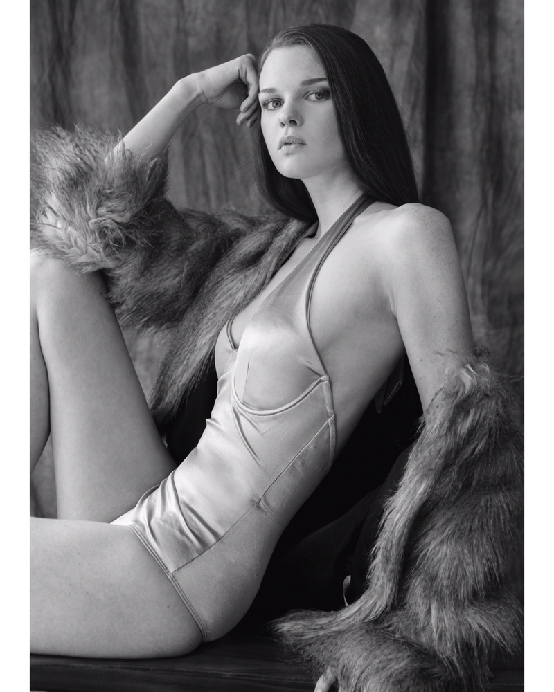 Female model photo shoot of emilyetowles in Chrisean Rose Studios