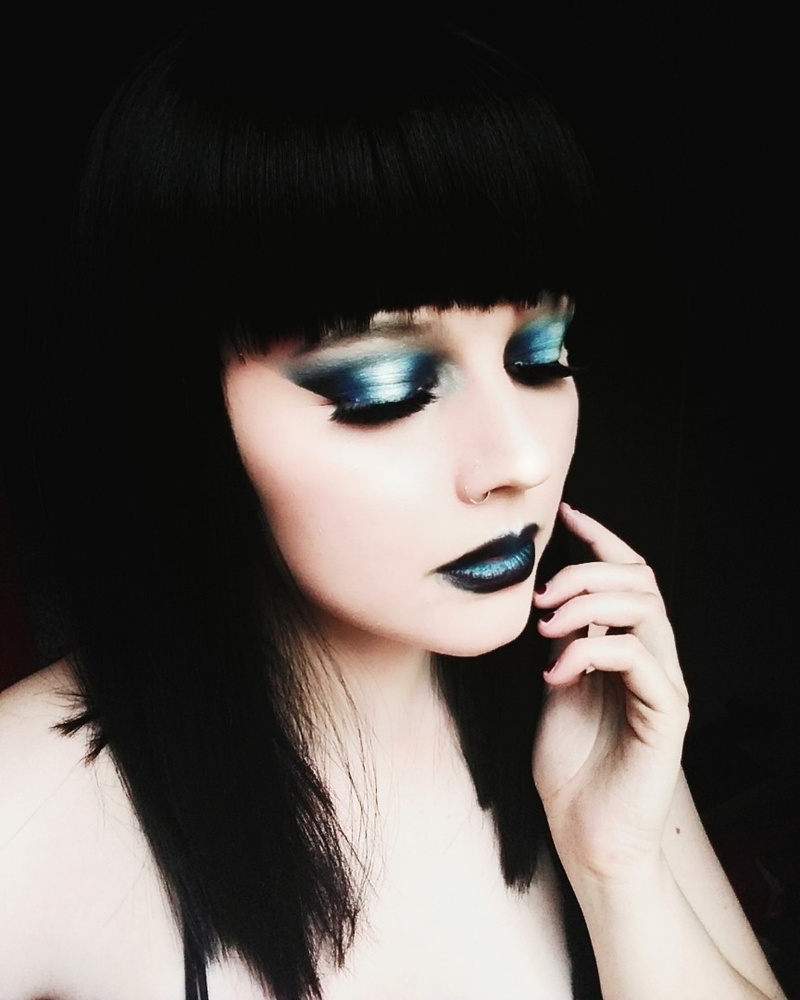 Female model photo shoot of Crow_of_shadows