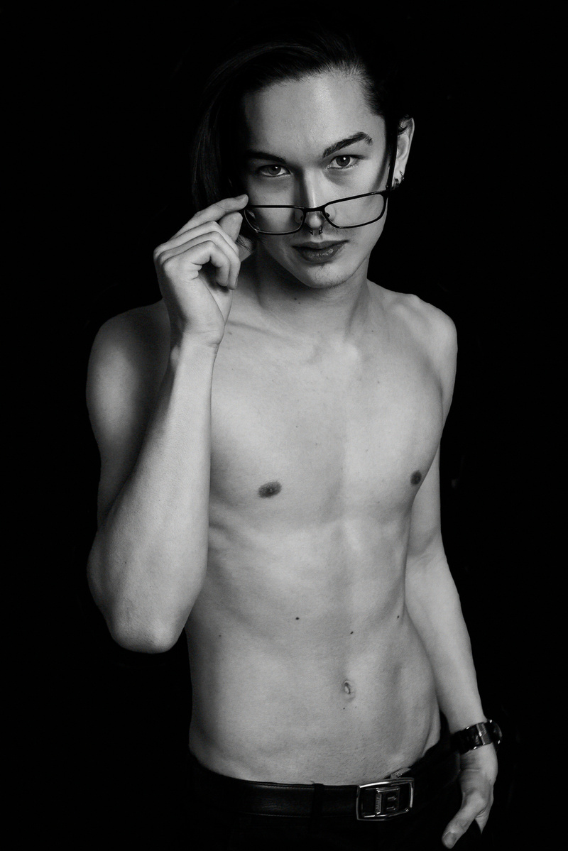 Male model photo shoot of Edgar Andres