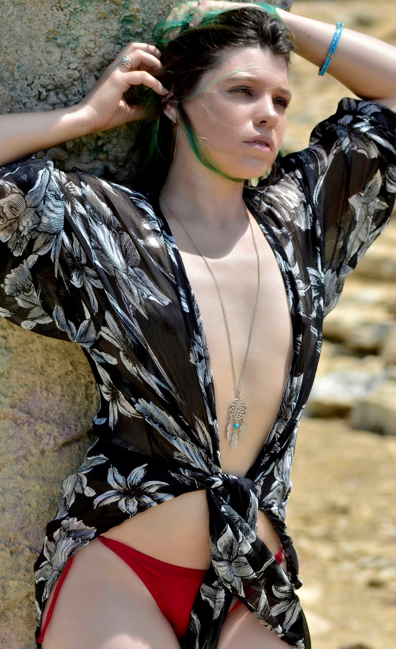 Female model photo shoot of Sonia Blake in Benbrook Lake