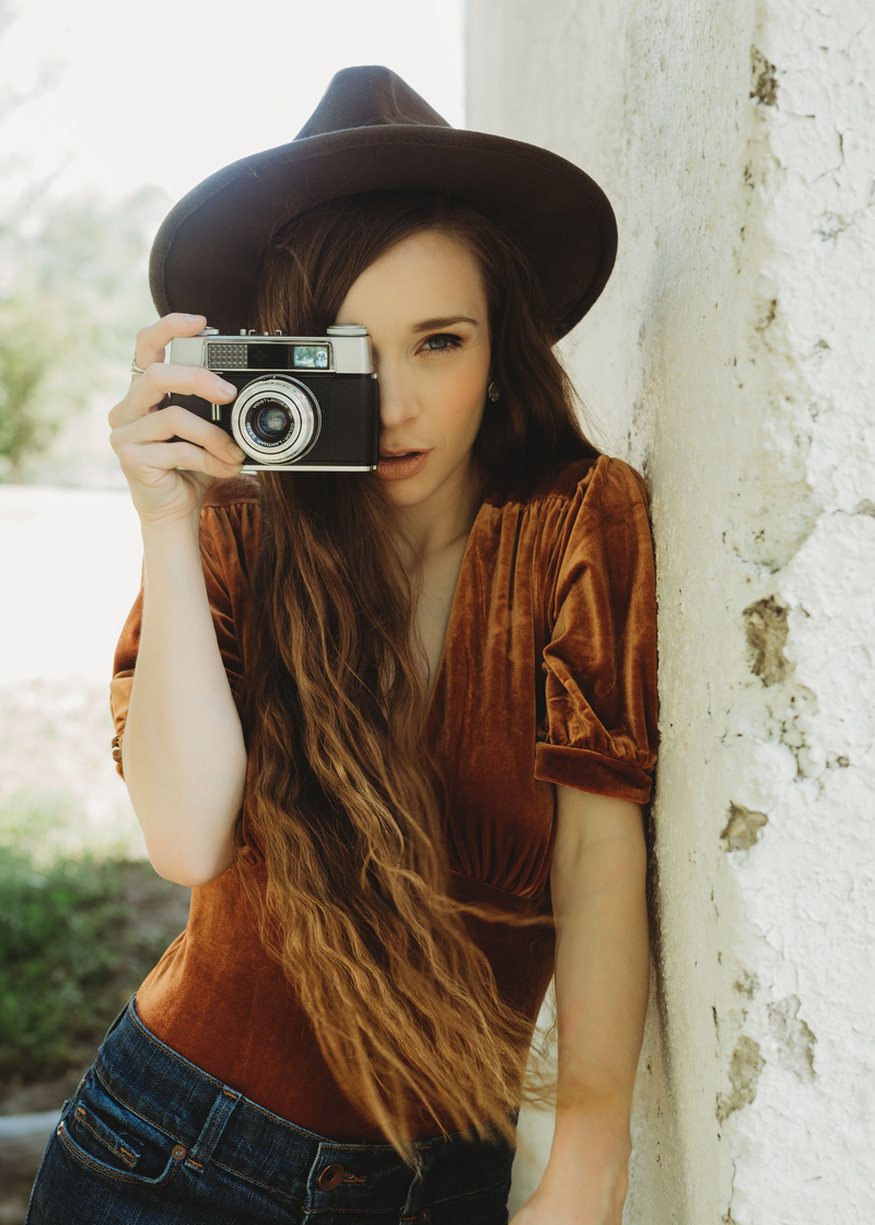 Female model photo shoot of Sarah Larsen Model