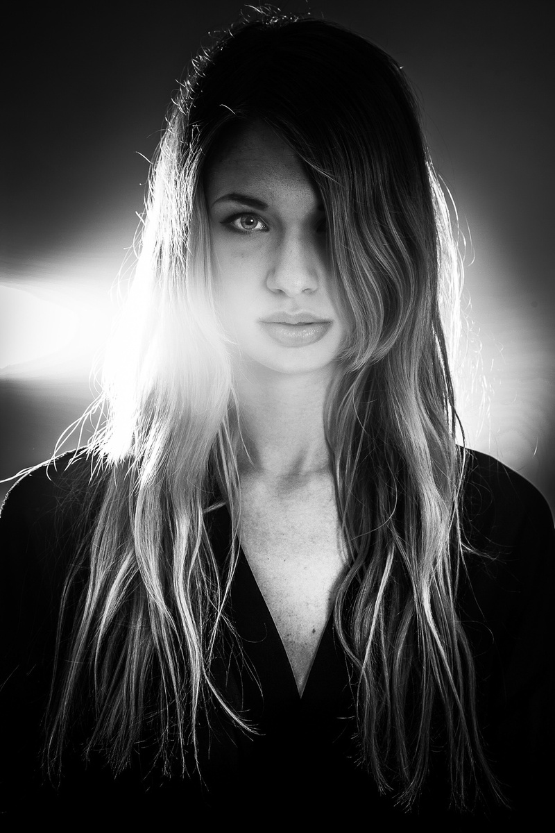 Female model photo shoot of Iris Oolders