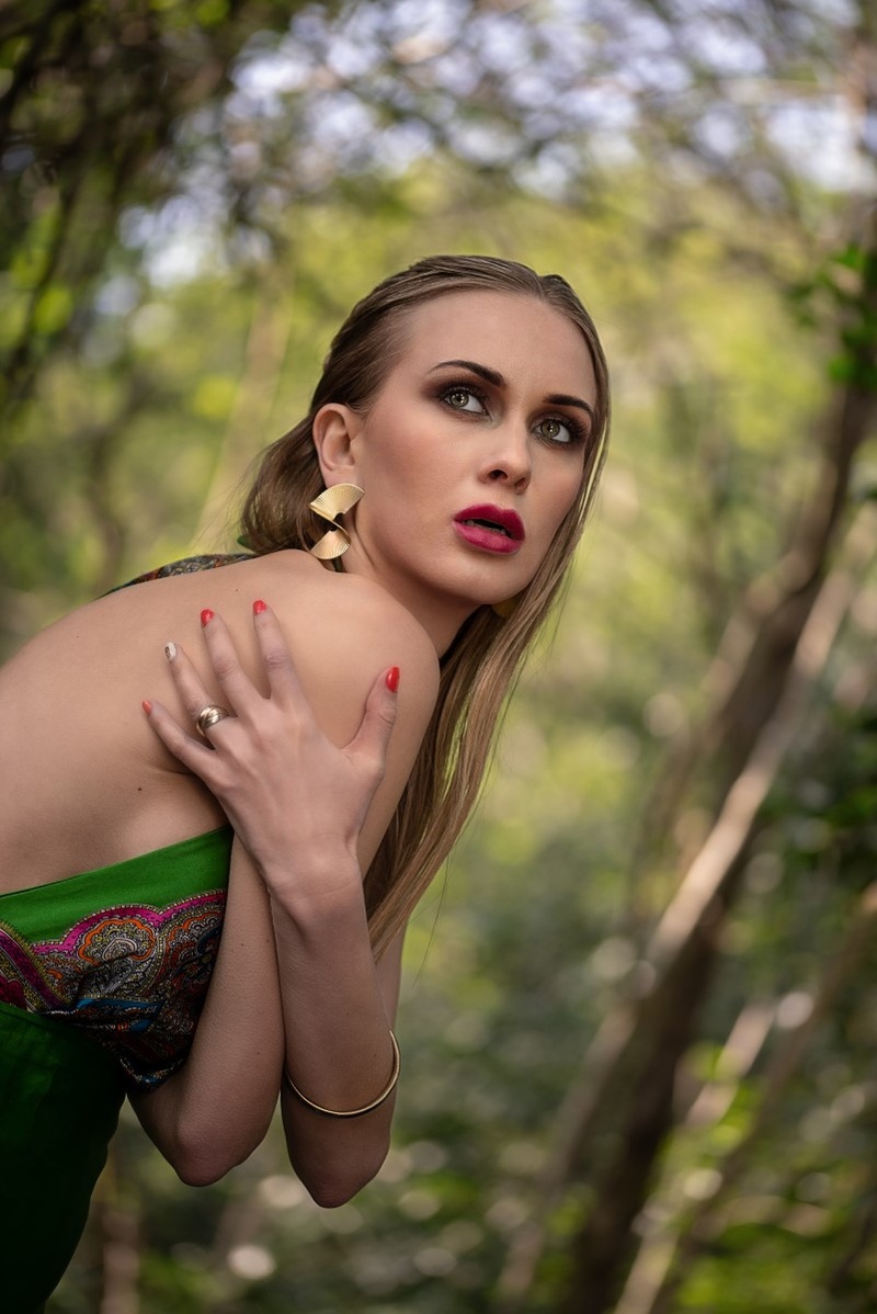 Female model photo shoot of Alenka Va