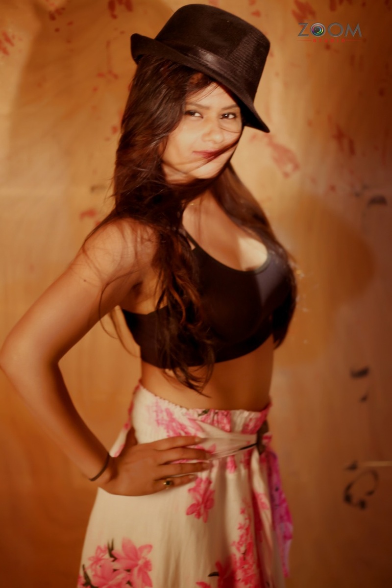 Female model photo shoot of Diva Kkamna