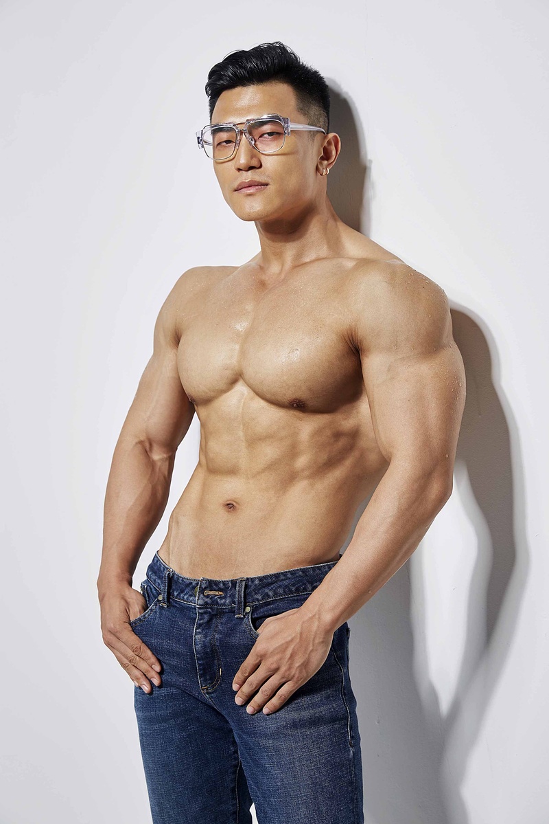 Male model photo shoot of MrBlue China in China Shenzhen