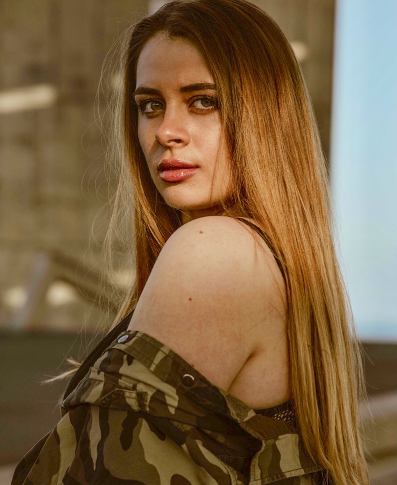 Female model photo shoot of Gabriela Zub