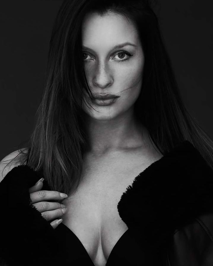 Female model photo shoot of Jill Valerie