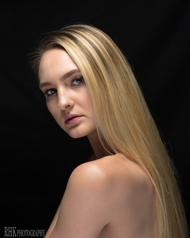 Female model photo shoot of kelsey jackson model