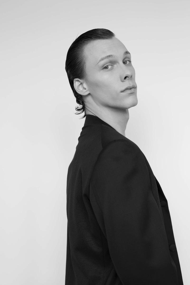 Male model photo shoot of Lucas Klinge