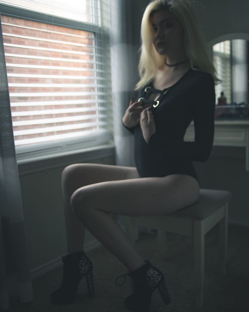 Female model photo shoot of Casey_carpenter1