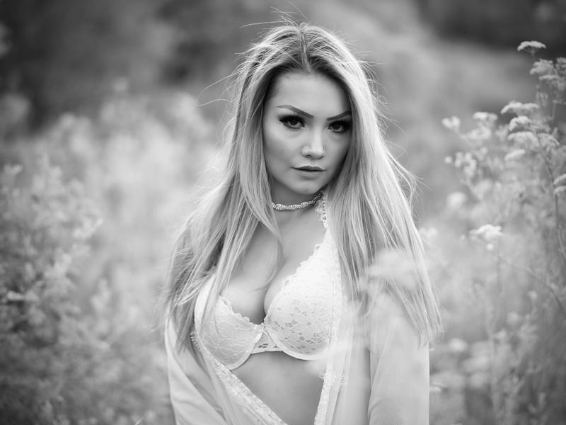Female model photo shoot of Cienna Rose