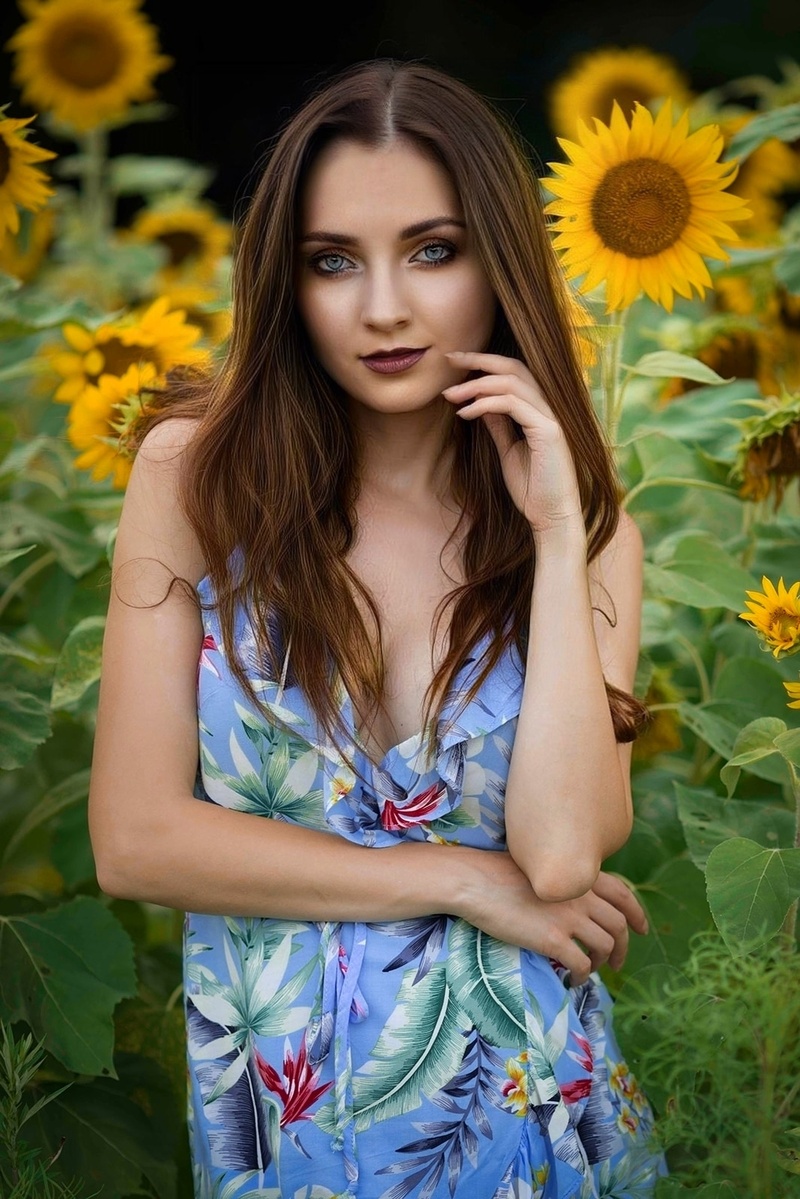 Female model photo shoot of Nataliana Kydd by chrisclicksvb