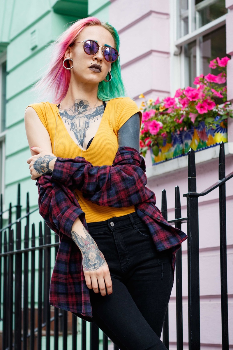 Female model photo shoot of EveLuna420 by marckandal97 in London