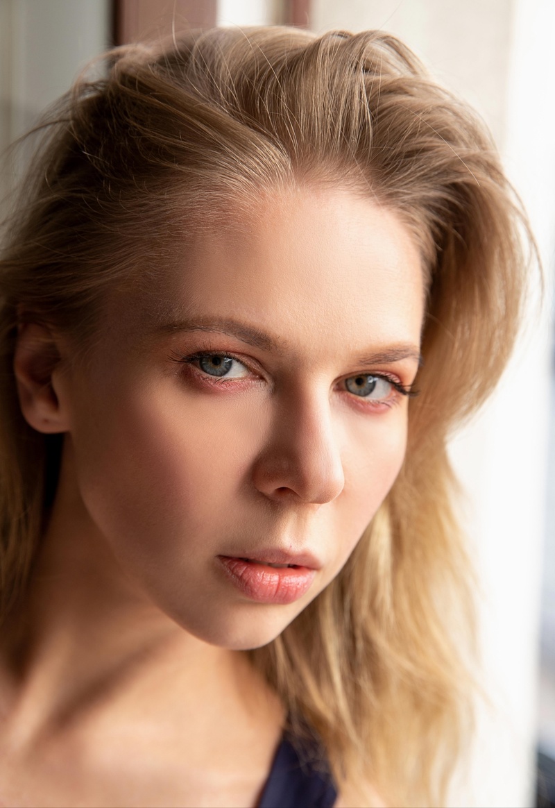 Female model photo shoot of Julia Nikolskaya