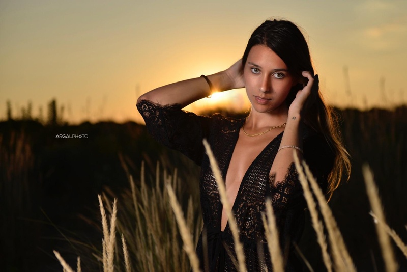 Female model photo shoot of vanesa_cerpe
